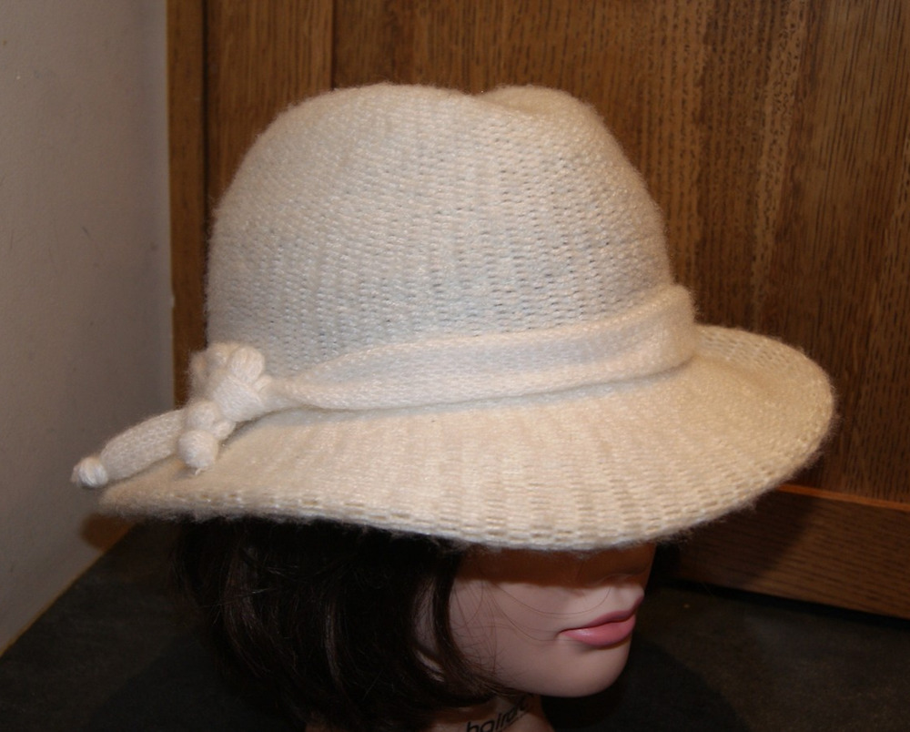 Vintage 90s Marshall Fields Ivory Womens OSFA Knit Bucket Hat Winter Italy Made